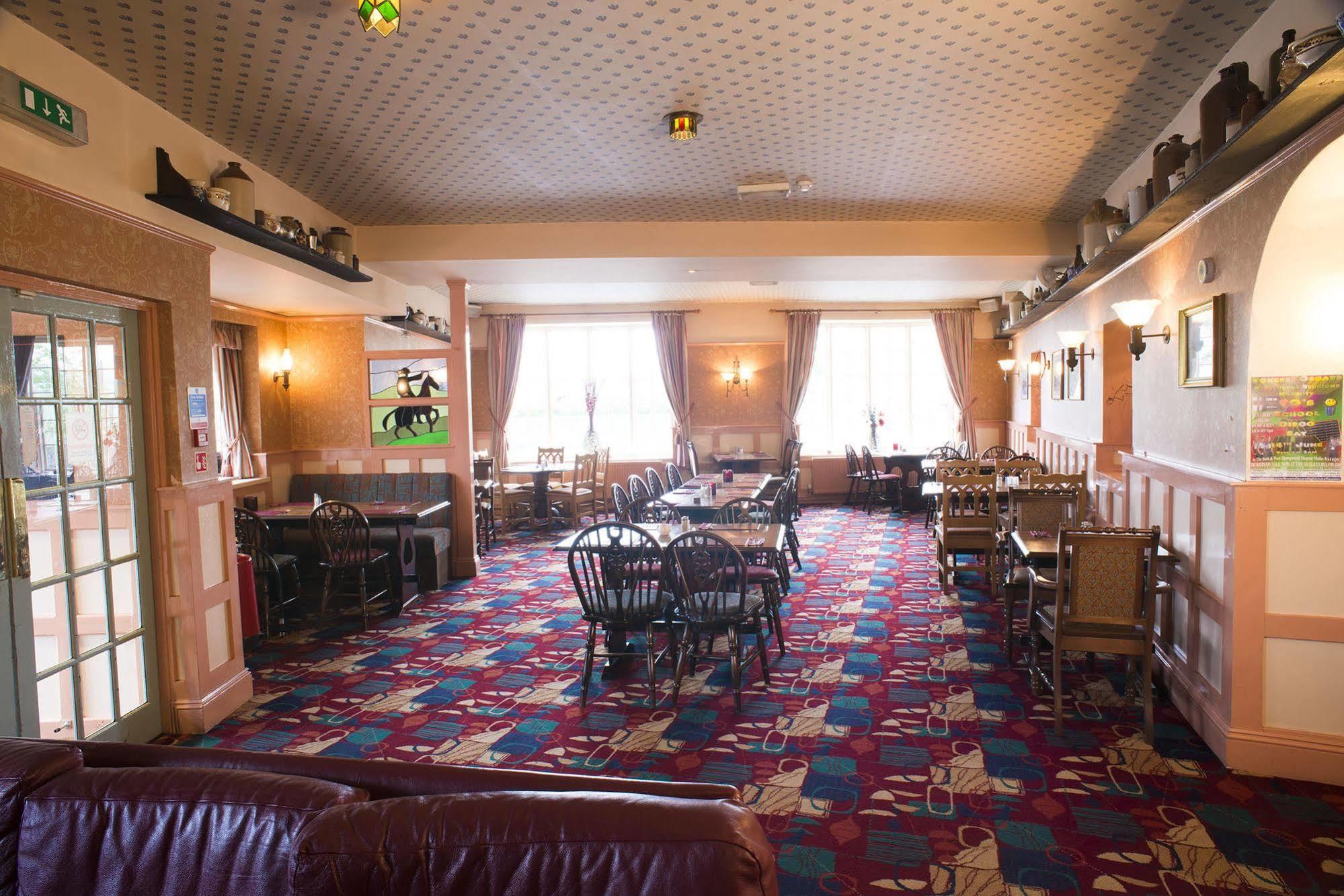 The Highwayman Inn Shepton Mallet Exterior foto